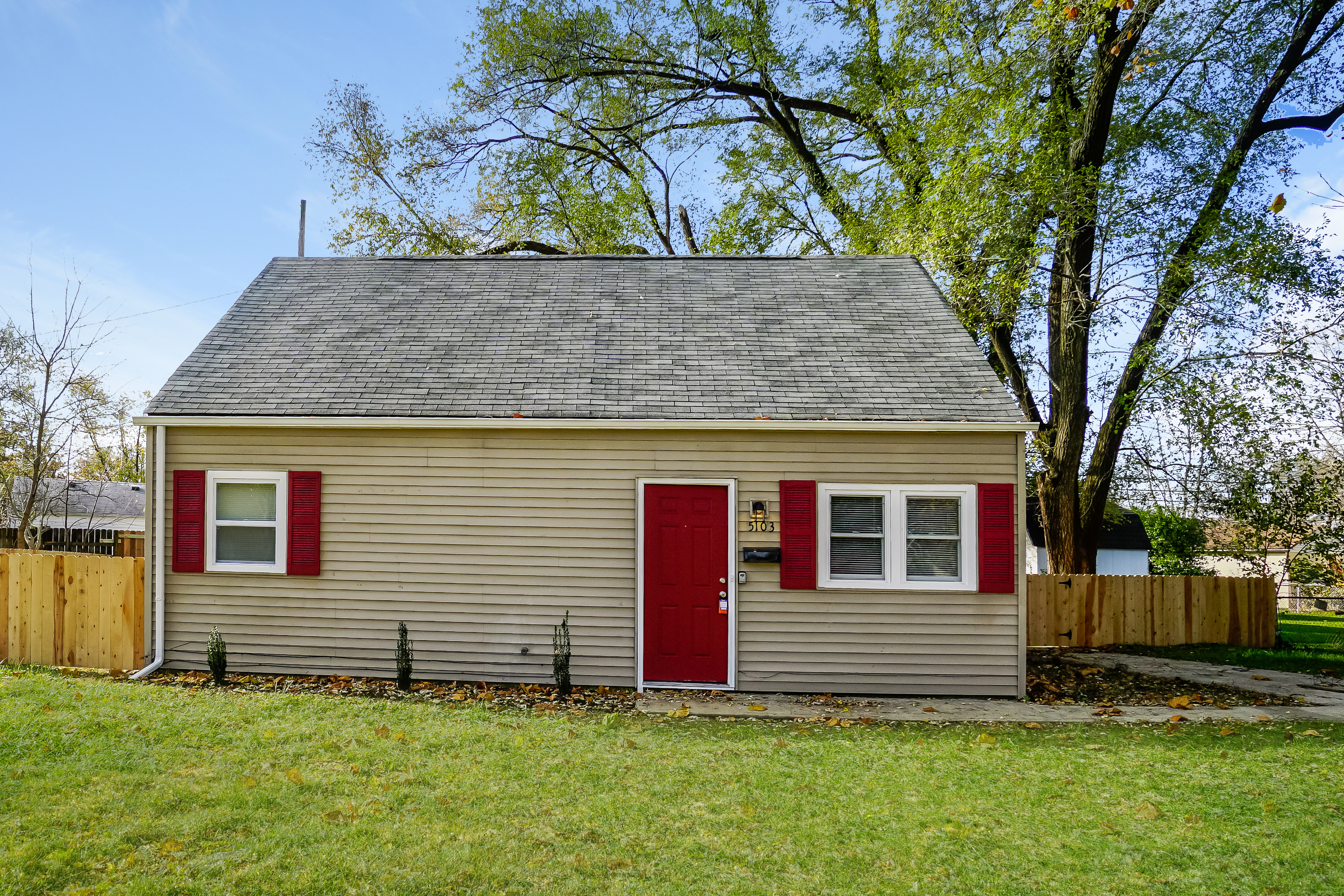 5103 DIMSON DR N WHITEHALL, OH 43213